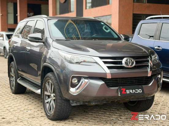 TOYOTA-HILUX SW4-2018