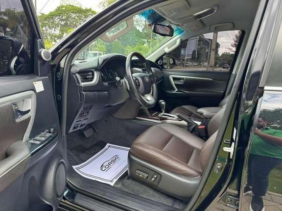 TOYOTA-HILUX SW4-2019