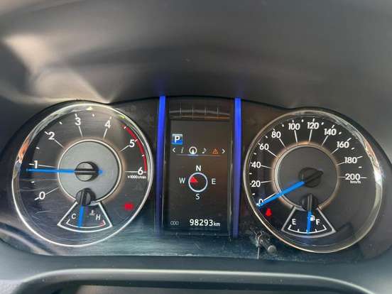 TOYOTA-HILUX SW4-2.8 SRX 4X4 7 LUGARES 16V TURBO INTERCOOLER DIESEL 4P AUTOMÁTICO TOYOTA-HILUX SW4-2019