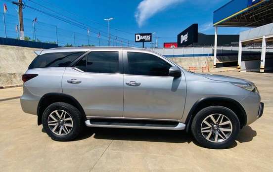 TOYOTA-HILUX SW4-2.8 SRX 4X4 7 LUGARES 16V TURBO INTERCOOLER DIESEL 4P AUTOMÁTICO TOYOTA-HILUX SW4-2016
