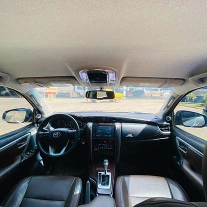 TOYOTA-HILUX SW4-2016