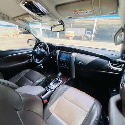 TOYOTA-HILUX SW4-2016