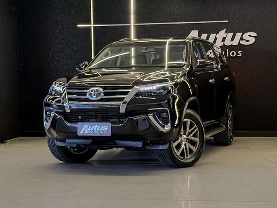 TOYOTA-HILUX SW4-2.8 SRX 4X4 7 LUGARES 16V TURBO INTERCOOLER DIESEL 4P AUTOMÁTICO TOYOTA-HILUX SW4-2019