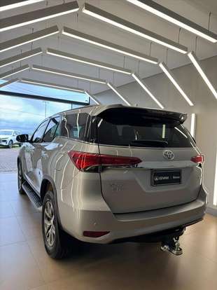 TOYOTA-HILUX SW4-2.8 SRX 4X4 7 LUGARES 16V TURBO INTERCOOLER DIESEL 4P AUTOMÁTICO TOYOTA-HILUX SW4-2019