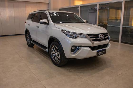 TOYOTA HILUX SW4 2.8 SRX 4X4 7 LUGARES 16V TURBO INTERCOOLER DIESEL 4P AUTOMÁTICO