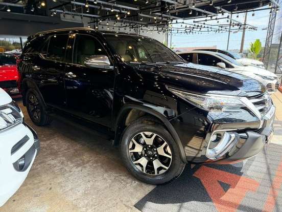 TOYOTA-HILUX SW4-2.8 SRX DIAMOND 4X4 7 LUGARES 16V TURBO INTERCOOLER DIESEL 4P AUTOMÁTICO TOYOTA-HILUX SW4-2019