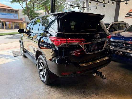 TOYOTA-HILUX SW4-2.8 SRX DIAMOND 4X4 7 LUGARES 16V TURBO INTERCOOLER DIESEL 4P AUTOMÁTICO TOYOTA-HILUX SW4-2019