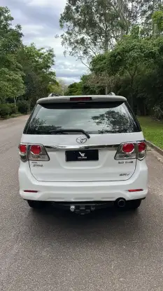 TOYOTA-HILUX SW4-2014