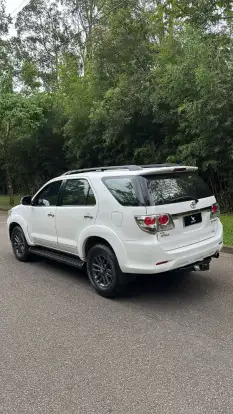 TOYOTA-HILUX SW4-2014