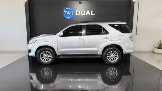 TOYOTA-HILUX SW4-3.0 SRV 4X4 16V TURBO INTERCOOLER DIESEL 4P AUTOMÁTICO TOYOTA-HILUX SW4-2015