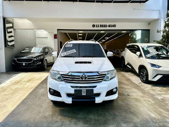 TOYOTA-HILUX SW4-2015