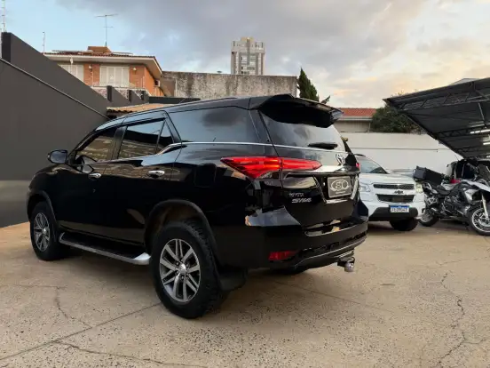 TOYOTA-HILUX SW4-2016