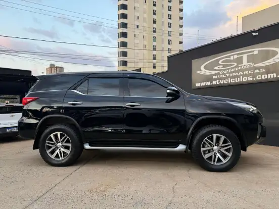 TOYOTA-HILUX SW4-4.0 SRX 4X4 7 LUGARES V6 24V GASOLINA 4P AUTOMÁTICO TOYOTA-HILUX SW4-2016