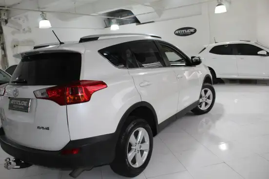 TOYOTA-RAV4-2014
