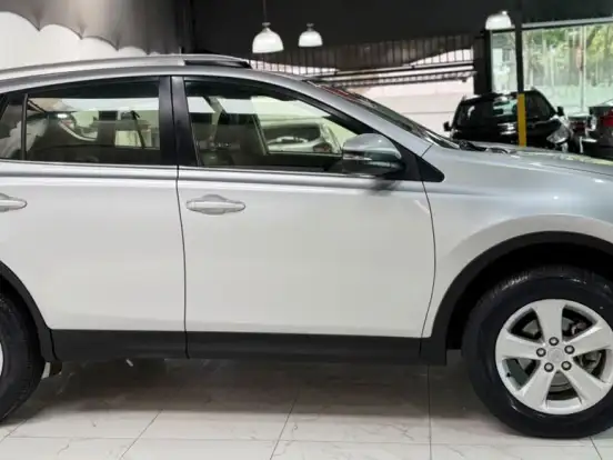 TOYOTA-RAV4-2.0 4X2 16V GASOLINA 4P AUTOMÁTICO TOYOTA-RAV4-2013