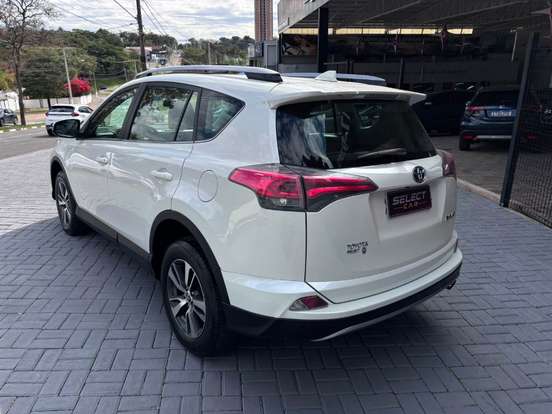 TOYOTA-RAV4-2017