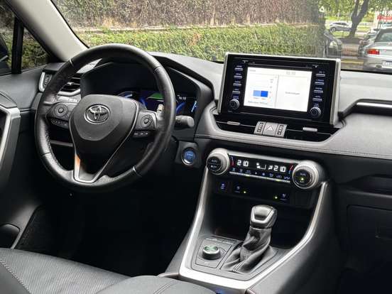TOYOTA-RAV4-2020