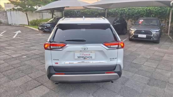 TOYOTA-RAV4-2025