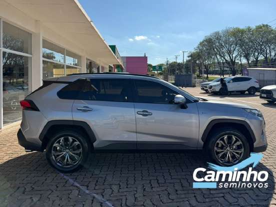 TOYOTA-RAV4-2025