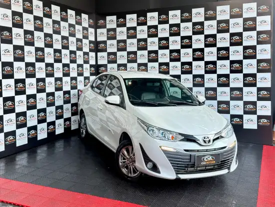 TOYOTA-YARIS-2020