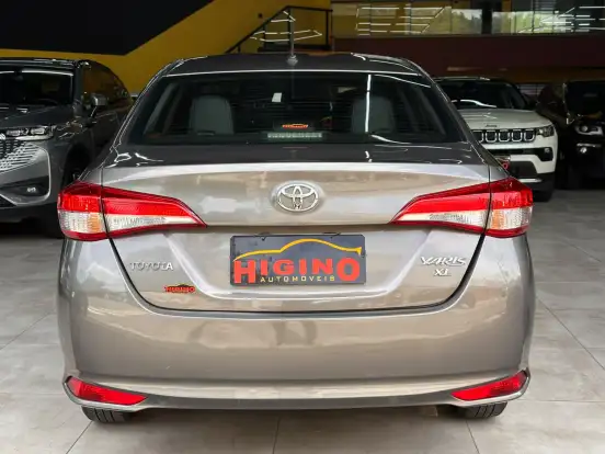 TOYOTA-YARIS-2018