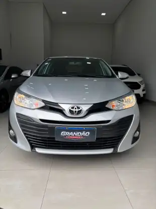 TOYOTA-YARIS-2018