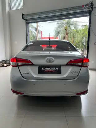 TOYOTA-YARIS-2018
