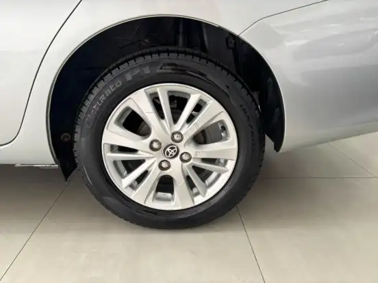 TOYOTA-YARIS-2018