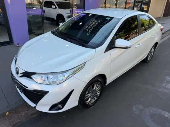 TOYOTA-YARIS-2019