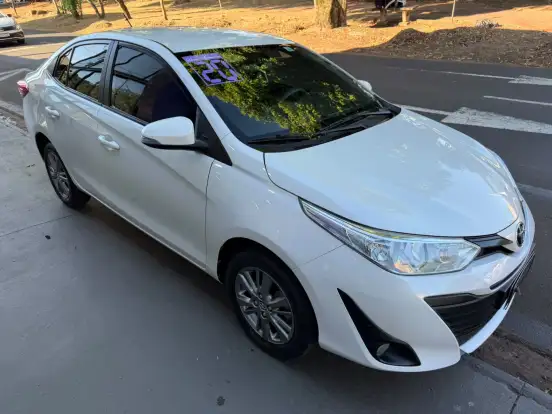 TOYOTA-YARIS-1.5 16V FLEX SEDAN XL PLUS TECH MULTIDRIVE TOYOTA-YARIS-2019