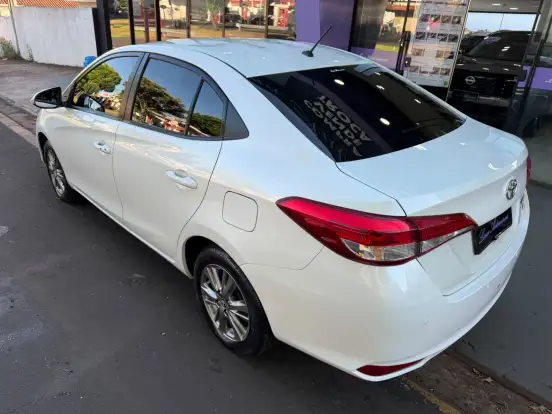 TOYOTA-YARIS-1.5 16V FLEX SEDAN XL PLUS TECH MULTIDRIVE TOYOTA-YARIS-2019