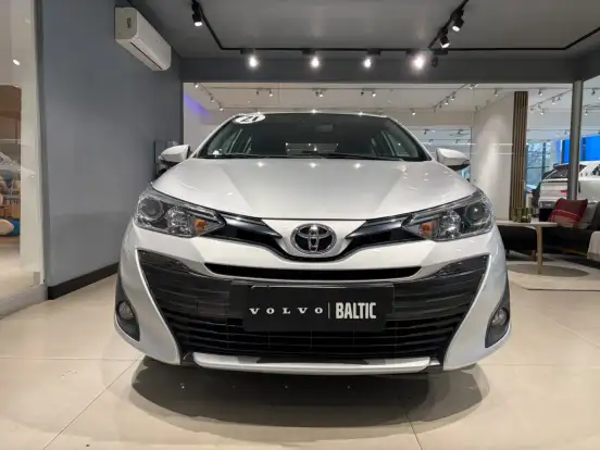 TOYOTA-YARIS-2021