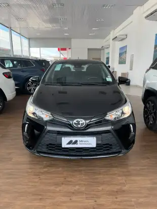 TOYOTA-YARIS-2022