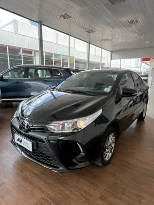 TOYOTA-YARIS-2022