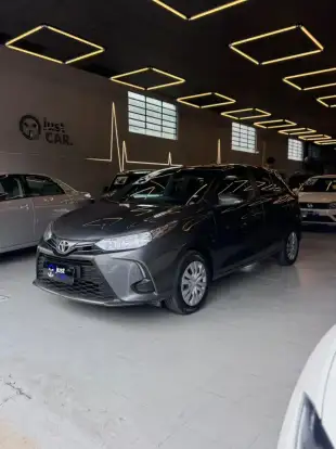 TOYOTA-YARIS-2024
