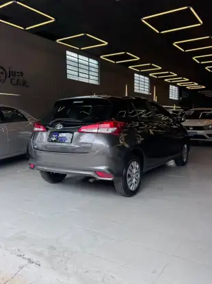 TOYOTA-YARIS-2024