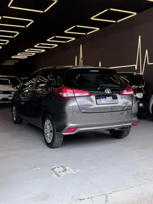 TOYOTA-YARIS-2024