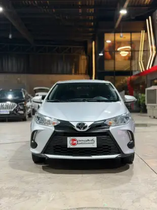 TOYOTA-YARIS-2022