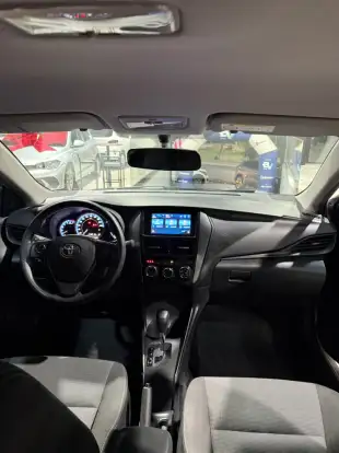 TOYOTA-YARIS-2022
