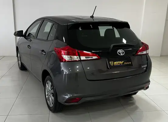 TOYOTA-YARIS-2021
