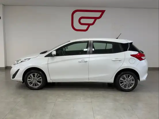 TOYOTA-YARIS-2020