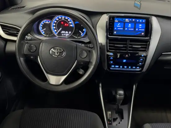 TOYOTA-YARIS-2020