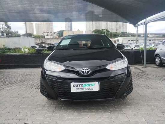 TOYOTA-YARIS-2021