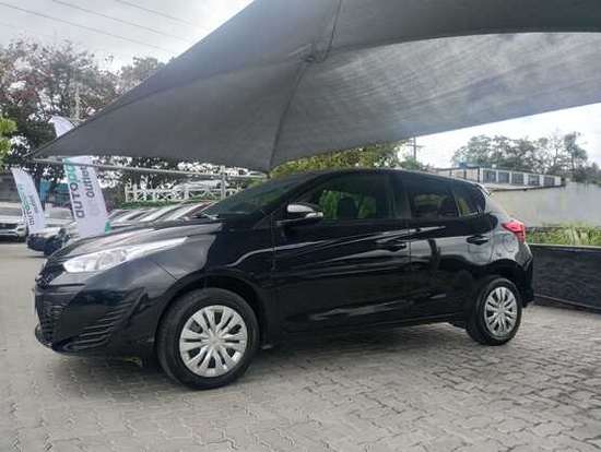 TOYOTA-YARIS-2021