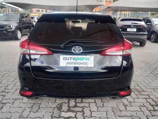 TOYOTA-YARIS-2021