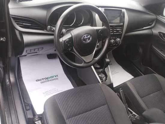 TOYOTA-YARIS-2021