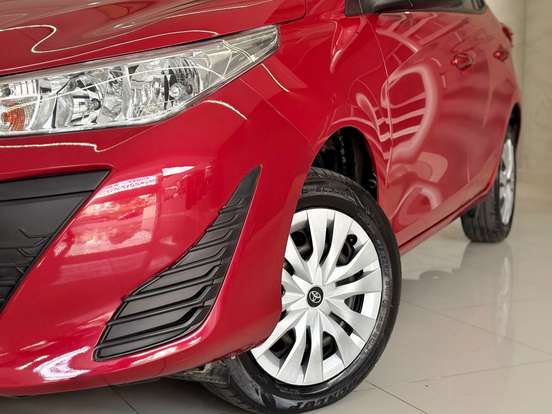 TOYOTA-YARIS-2021