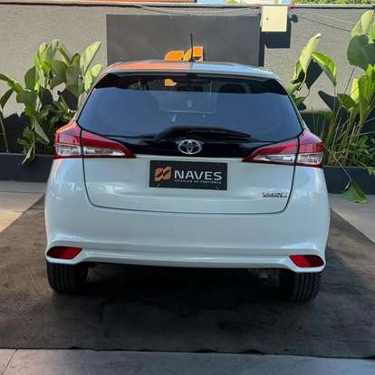 TOYOTA-YARIS-2021