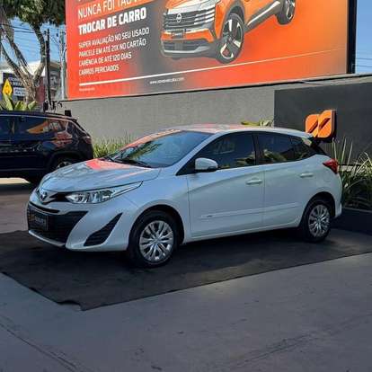 TOYOTA-YARIS-2021