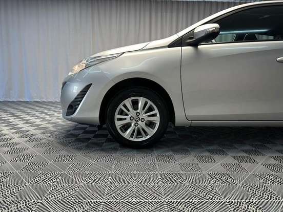 TOYOTA-YARIS-2018